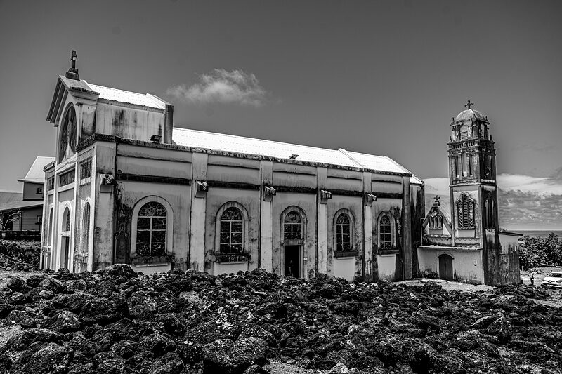 Notre Dame des Laves, église contournée par le lave lors de la coulée de 1977 , Réunion.